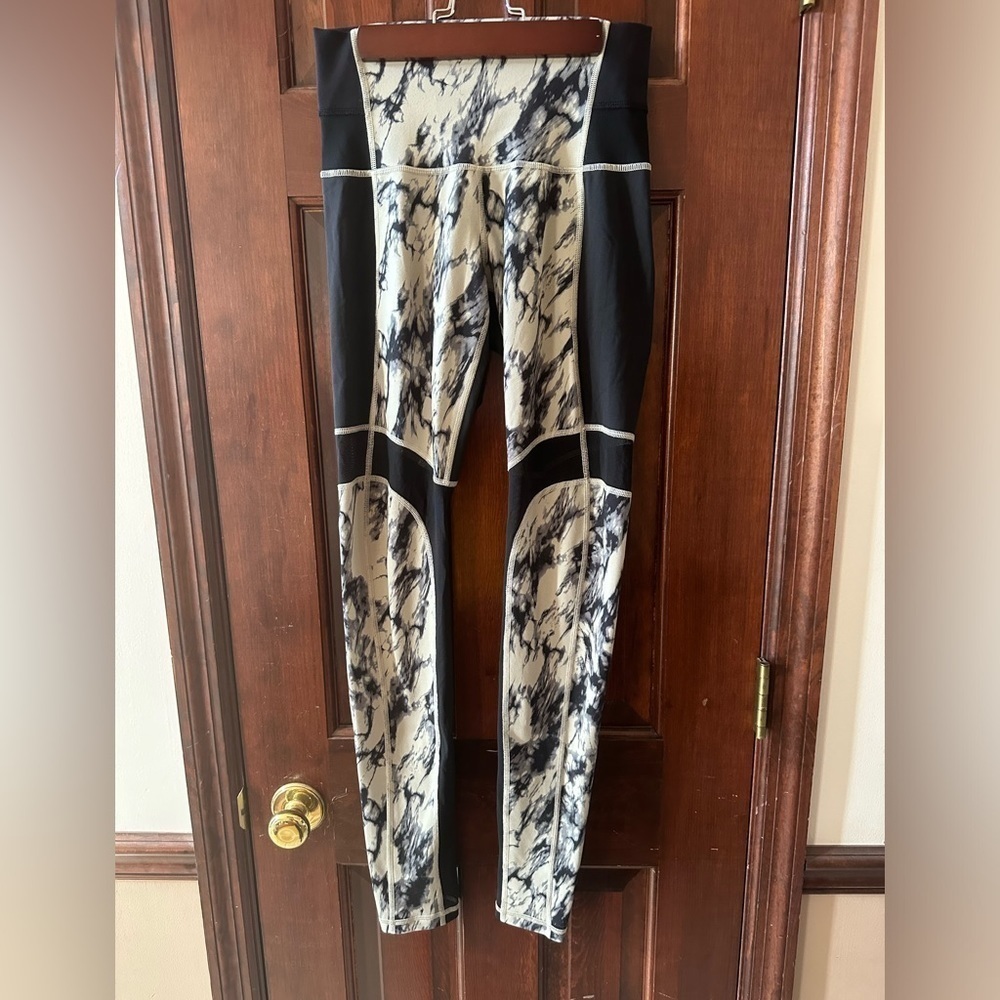 Lululemon Breathe Easy Leggings Size 4 Mesh Marble Great Granite Black